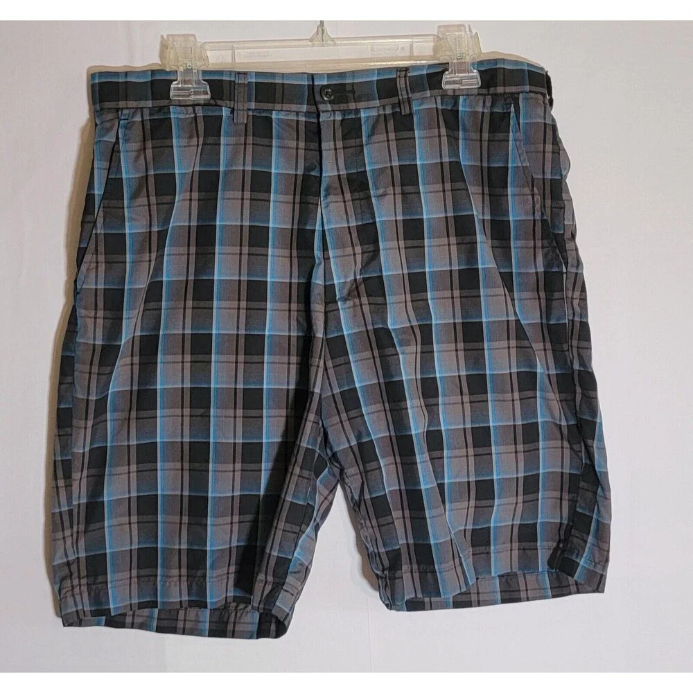 Ben Hogan Performance Men's Shorts Flat Front Blue Plaid Size 34/9.5 Mid Rise
